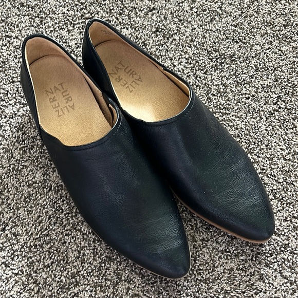 Naturalizer - Picture 1 of 6